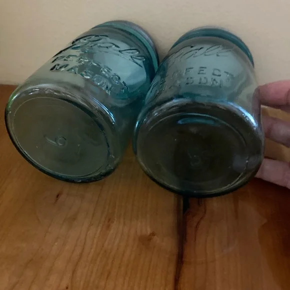 Vintage Aqua Ball Glass Mason Jars with Zinc Lids - Picture 14 of 14